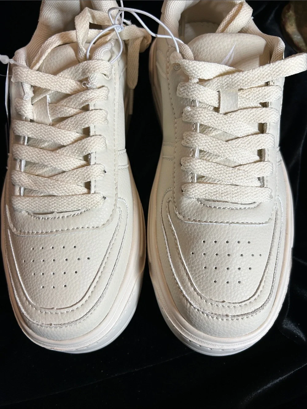 NWT NAUTICA  THICK SOLE SNEAKERS 6.5